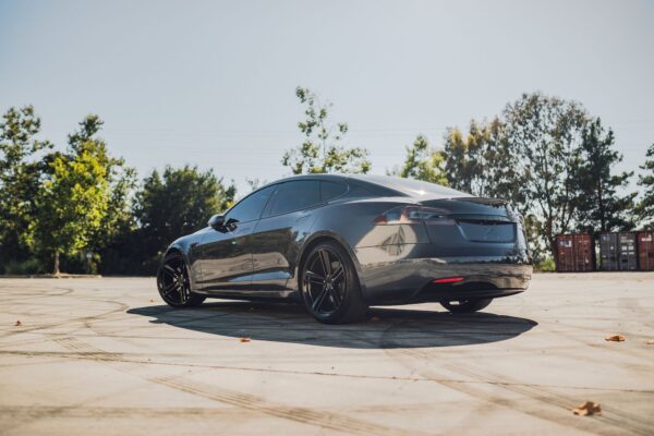 Ohm 輪轂 for Tesla
