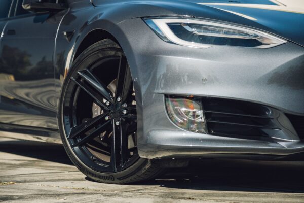 Ohm 輪轂 for Tesla